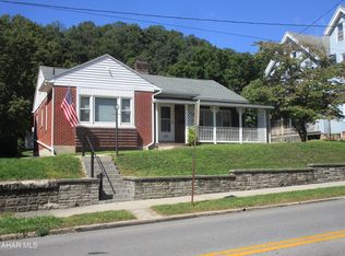 120 N Spring St, Everett, PA 15537