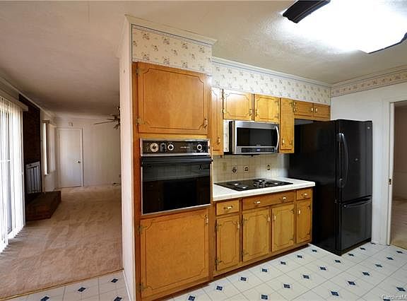 5th image of 307 White Oaks Dr
