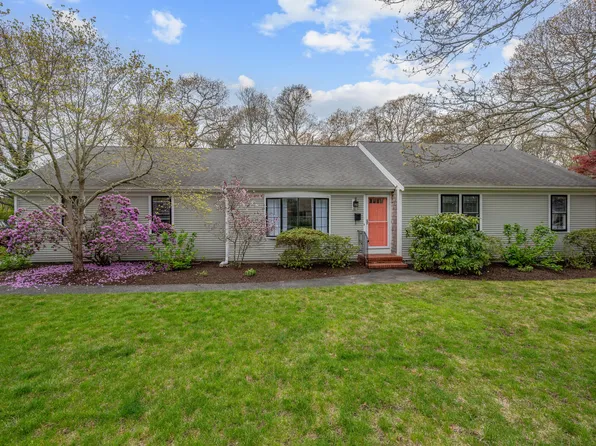 31 Childs Street, Centerville, MA 02632