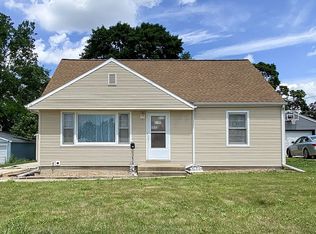 3828 Mount Vernon Rd SE, Cedar Rapids, IA 52403