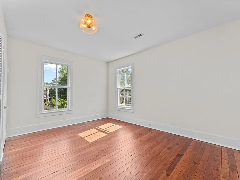 325 N Market St — Photo 23