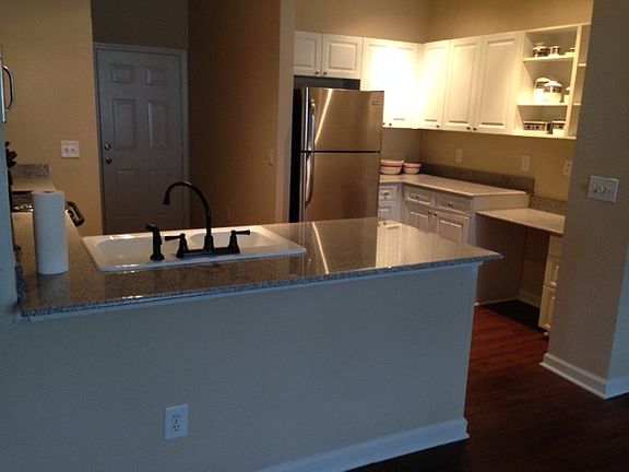 4th image of 940 Ivy Meadow Ln