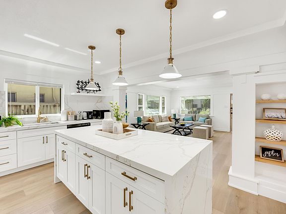 4th image of 346 Molino Ave #1