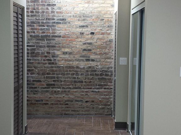 4th image of 4042 N Elston Ave #2W