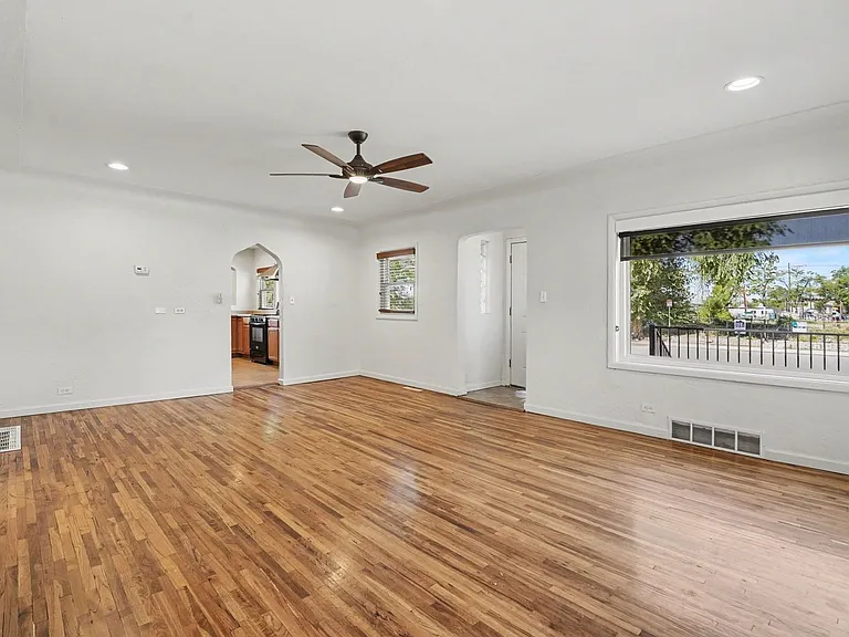 5050 Lincoln St — Photo 3