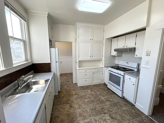 4th image of 2386-2390 Lombard St #2