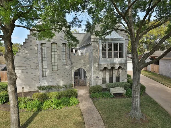 14326 Islandwoods Dr, Houston, TX 77095
