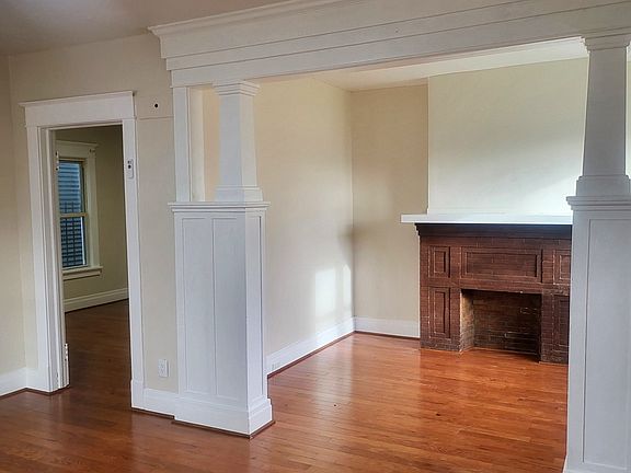 4th image of 415 Wohlers Ave #1