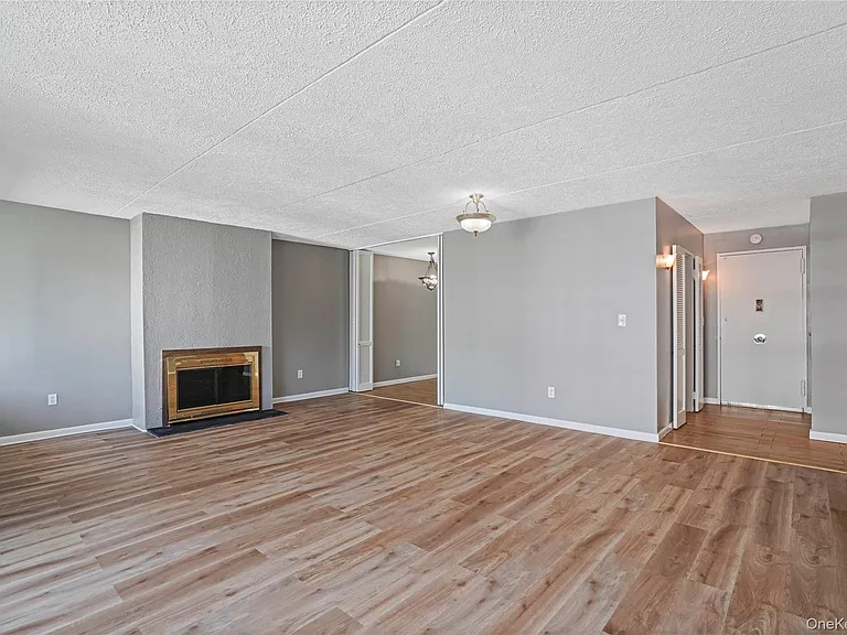 200 High Point Dr #6 PENTHOUSE — Photo 11