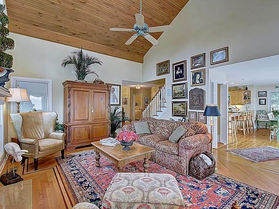 5th image of 402 Candy Creek Dr