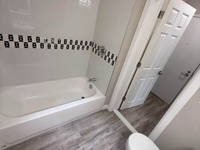 421 Washington St — Photo 3