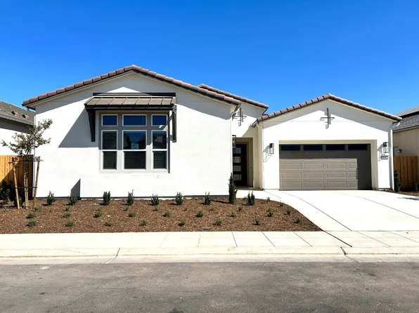 1665 Heirloom Ave, Clovis, CA 93619