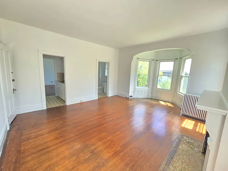 514 Grand Ave — Photo 4