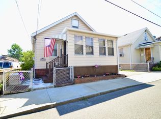 10 Oak Ter, Everett, MA 02149