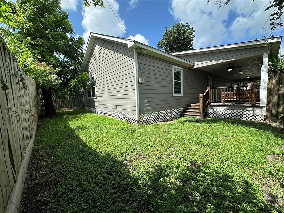 Building Photo - 1405 Walton St