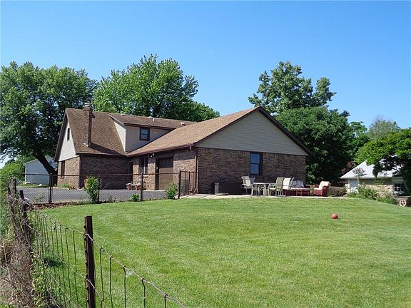 3rd image of 850 W County Road 900 N