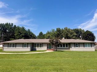 908 W Bain St, Dexter, MO 63841