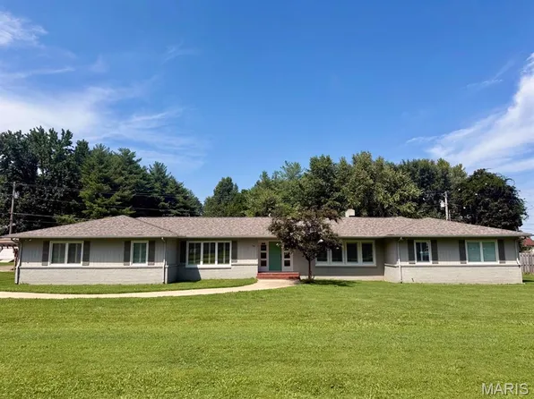 908 W Bain St, Dexter, MO 63841