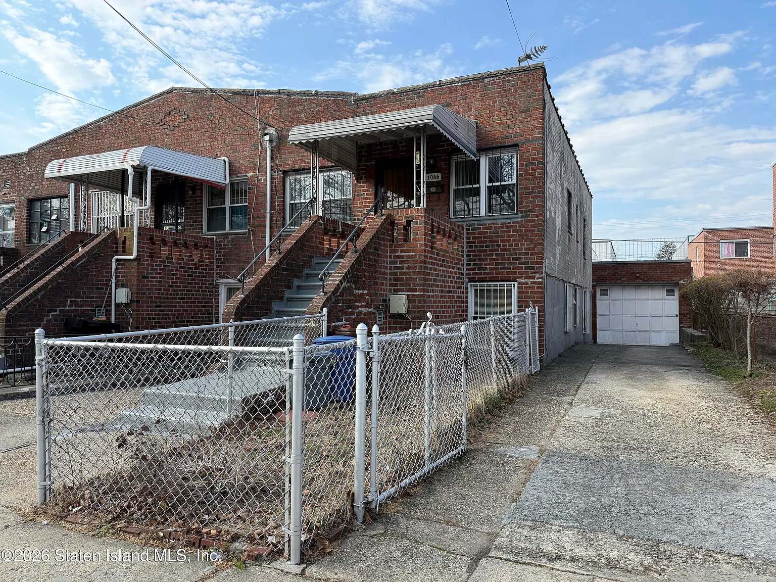 1066 E 100th St photo 1