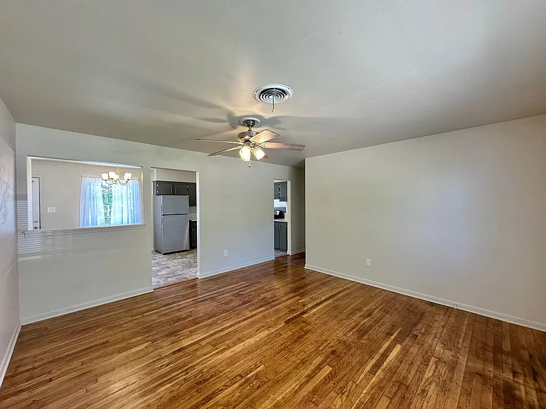 205 Margaret Lee St — Photo 3