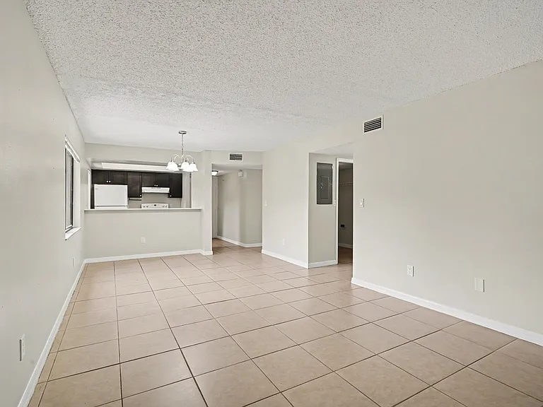 4534 Sleepy Oak Ln #4534 — Photo 3
