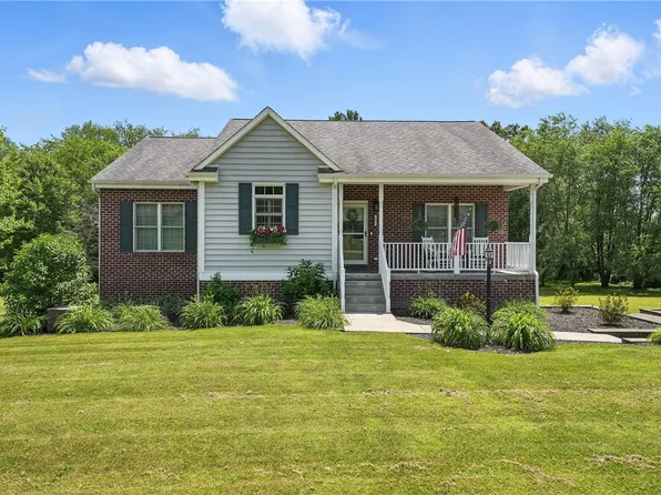 202 Ringneck Meadow Dr, Slippery Rock, PA 16057