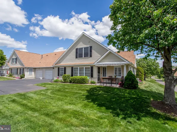 31 Avenrowe Ct, Fairless Hills, PA 19030