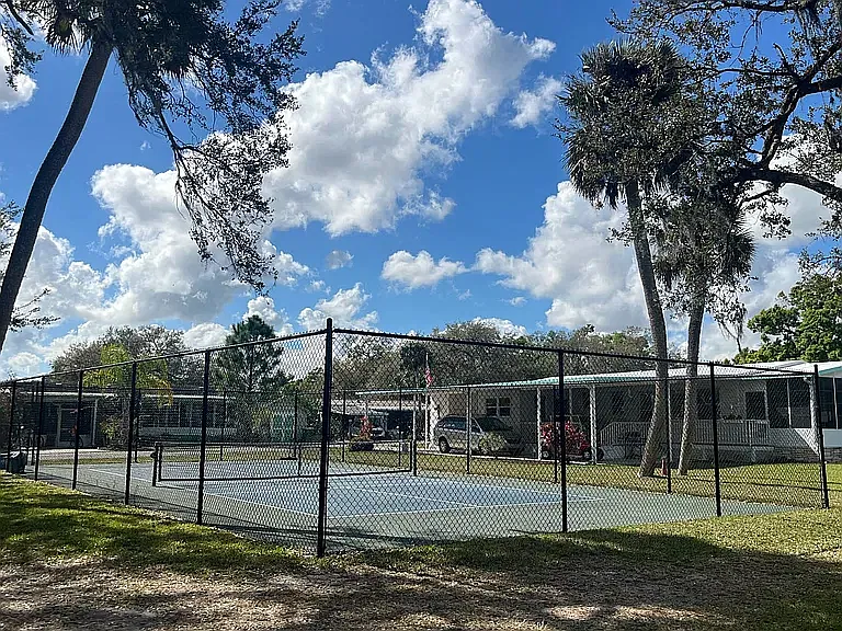 2 bed, 1256 sqft, $909 — Photo 2