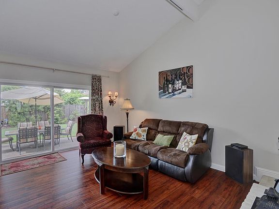 5th image of 741 Huntswood Ct