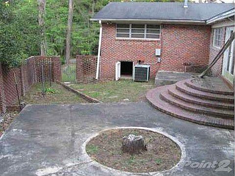 1st image of 202 Camellia Dr