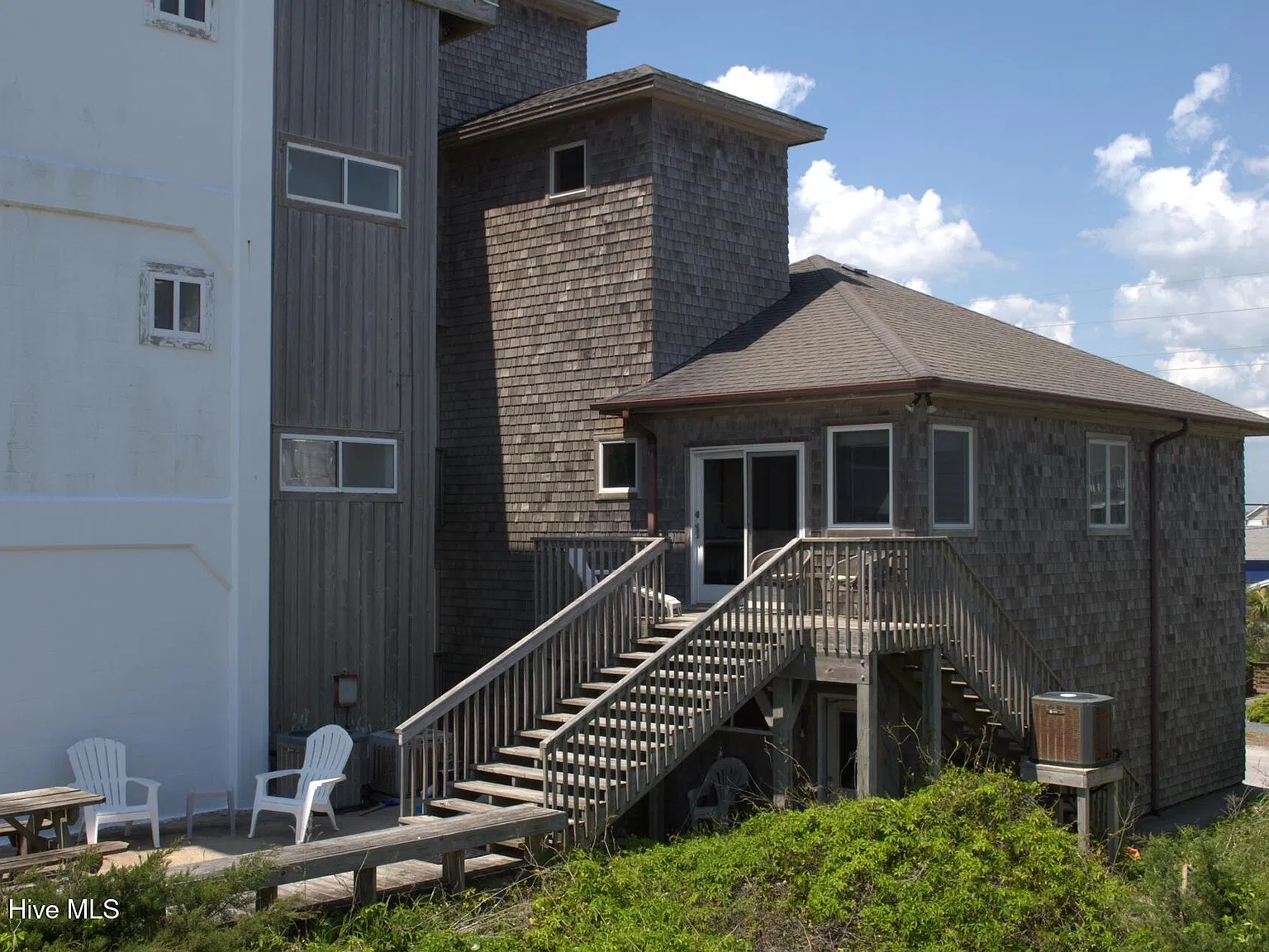 2 bed, 2.0 bath, $1,795 — Photo 2