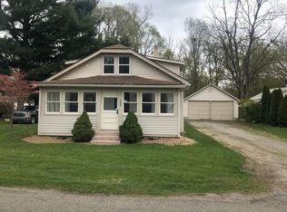 9505 Lone Pine Rd, White Lake, MI 48386