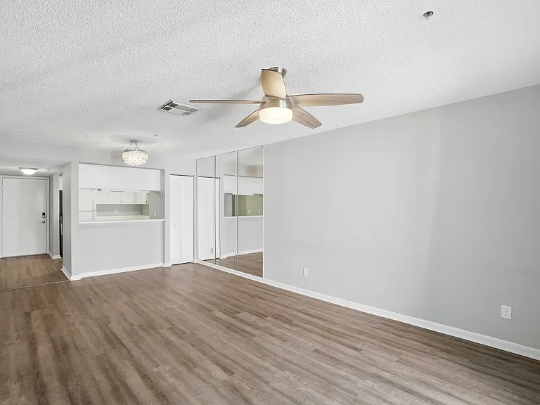 3002 W Cleveland St #B8 — Photo 13