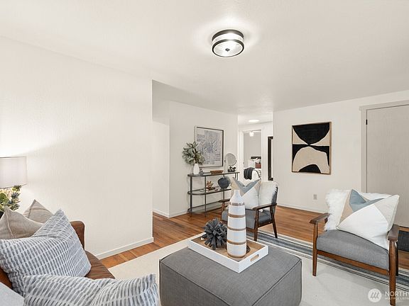 2nd image of 16137 120th Avenue SE