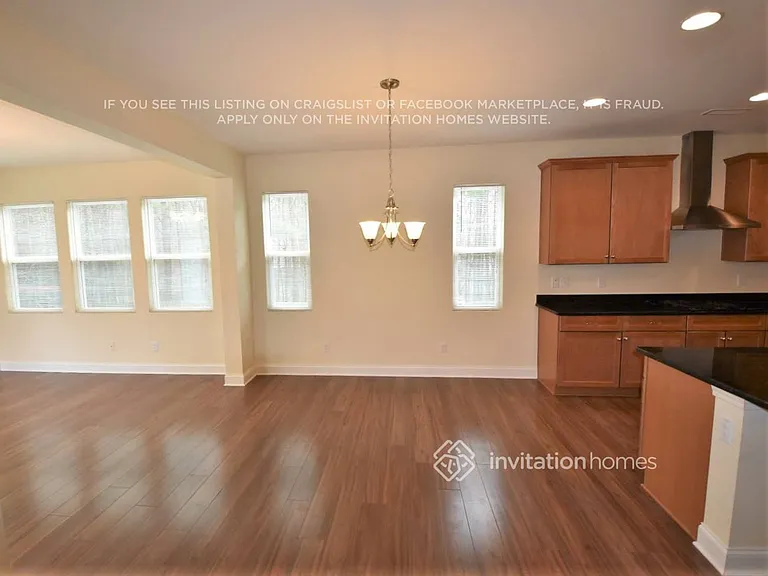 404 Ferry Ct — Photo 8