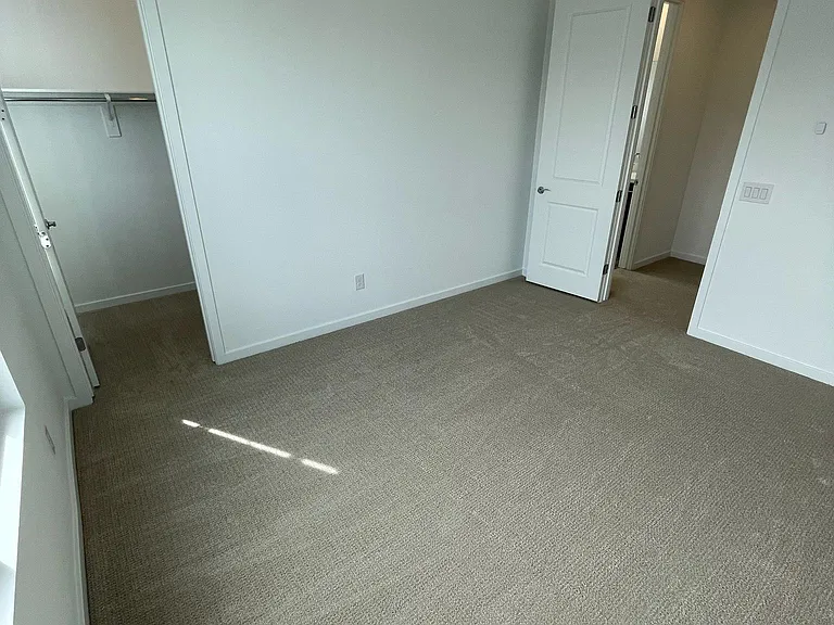 2449 W Rowel Rd — Photo 16