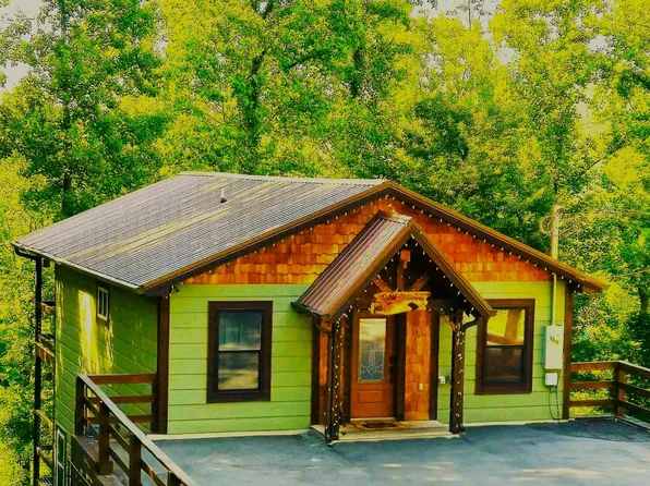 344 Silverbell Hgts Ln, Gatlinburg, TN 37738