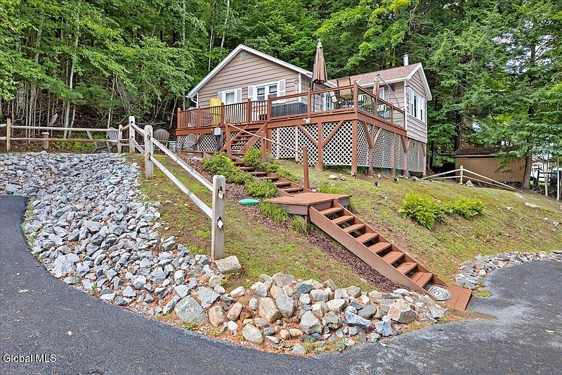 2nd image of 1475 N Shore Road