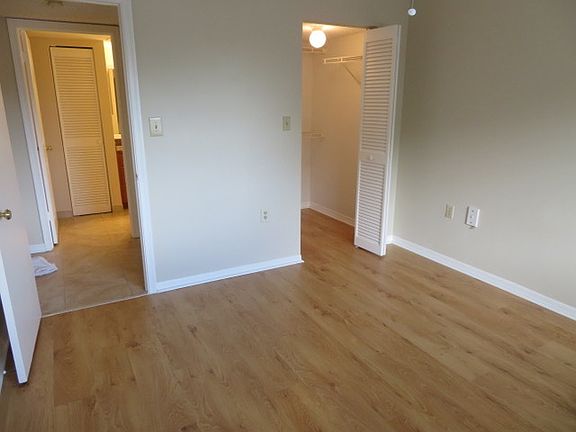 5th image of 19216 Glenmoor Dr #19216