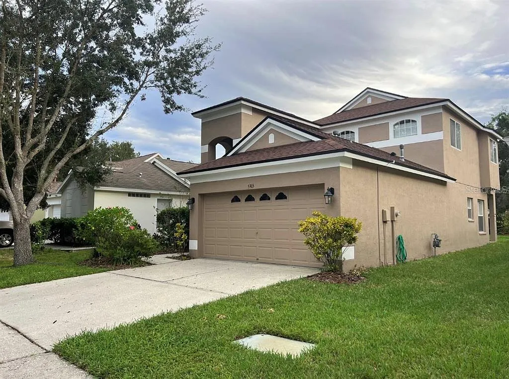 3 bed, 2.5 bath, 1621 sqft, $2,600 — Photo 1