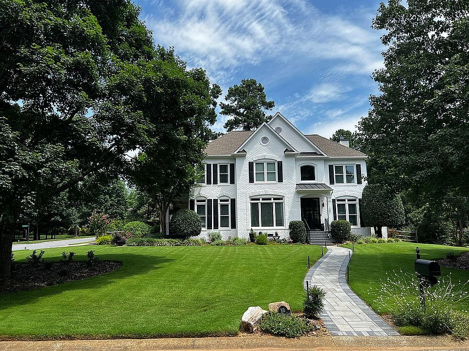 1st image of 105 Stormy Pointe Ln