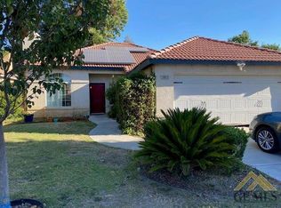 10813 Petalo Dr, Bakersfield, CA 93311