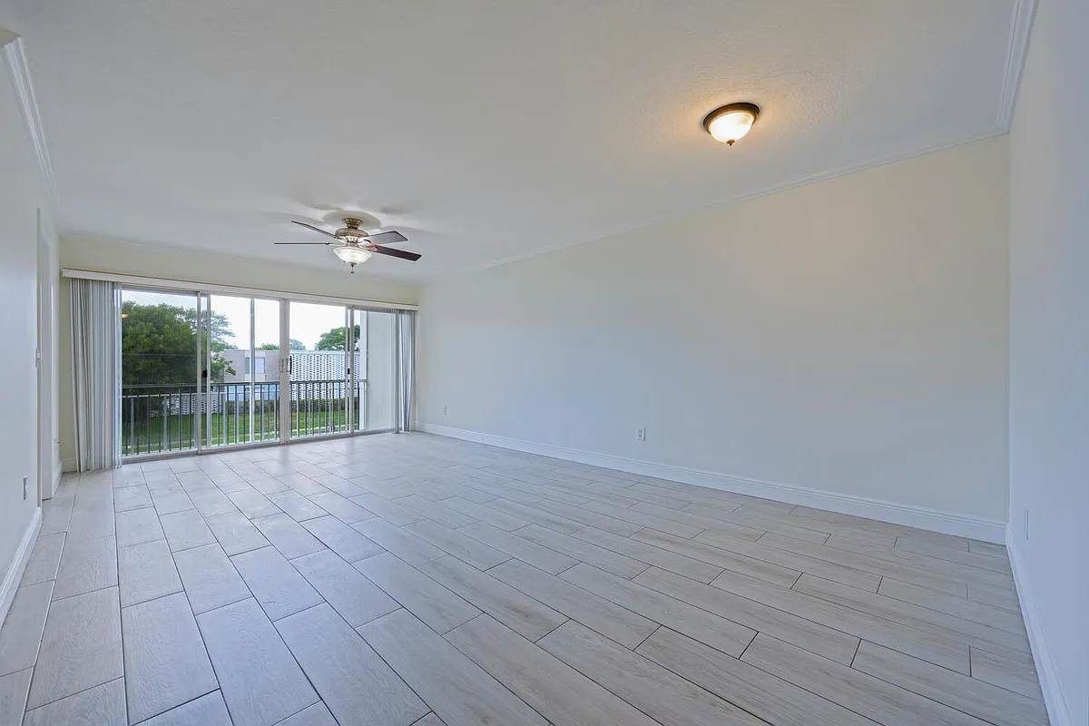 Building Photo - 1505 Crescent Cir #A8