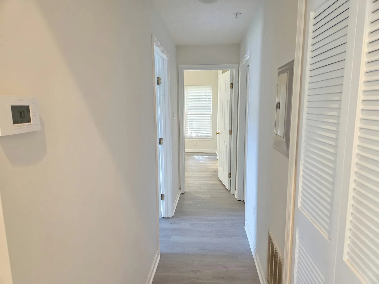2 bed, 1123 sqft, $2,100 — Photo 4