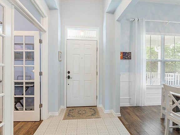 3rd image of 2469 Lantana Ln