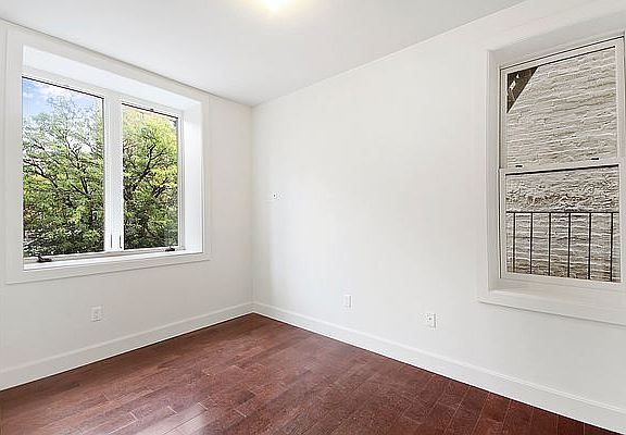 4th image of 142 Edgecombe Ave #1A