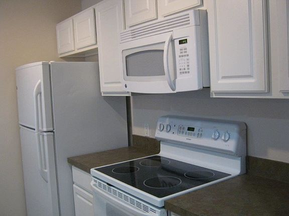 4th image of 09495 Summerhouse Dr APT 16