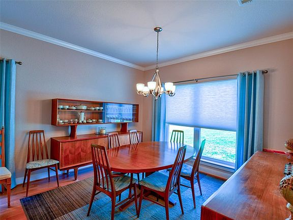 5th image of 216 Lakeview