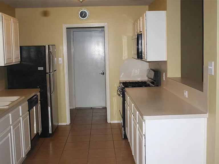 6630 Sutton Meadows Dr — Photo 3