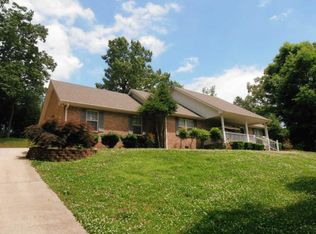 312 Brady Dr, Dickson, TN 37055